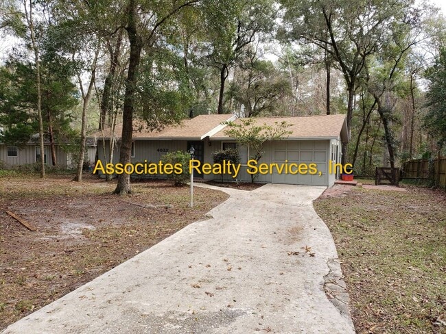 Building Photo - Renovated 2 bedroom with Office home in Springtree!