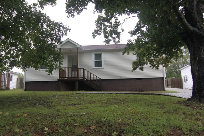 3 Bedroom Home For Rent Near Downtown Clar... - 3 Bedroom Home For Rent Near Downtown Clar...