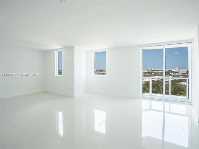 Building Photo - 244 Biscayne Blvd Unit 244 Biscayne Blvd  1802