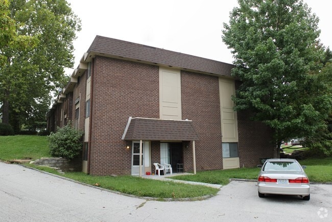 Photo - Emerald Crossing West