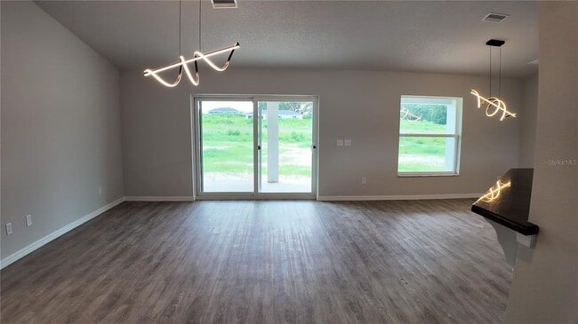 Photo - 107 N Buchannon Terrace