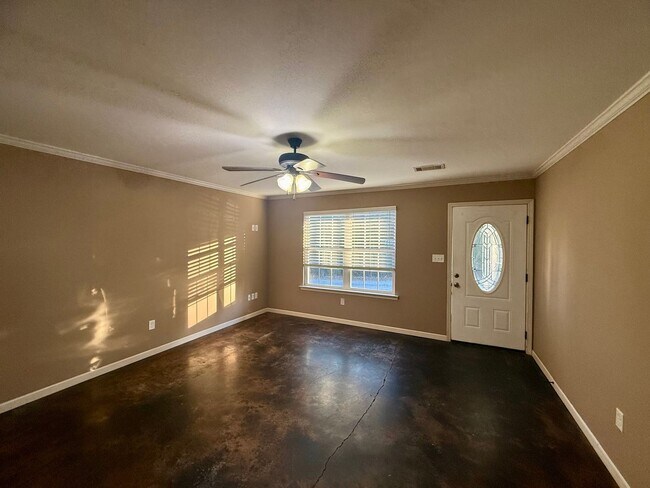 Photo - 8900-8904 Eskabar Unidad 8900