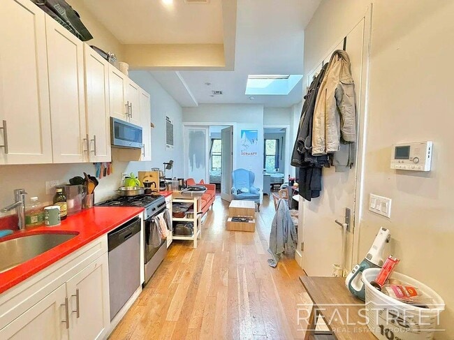 Photo - A Sunlit Bushwick Residence Designed for Modern Living Unidad 3L