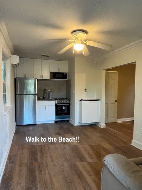 Photo - 5748 Pine Tree Dr Unidad Cottage