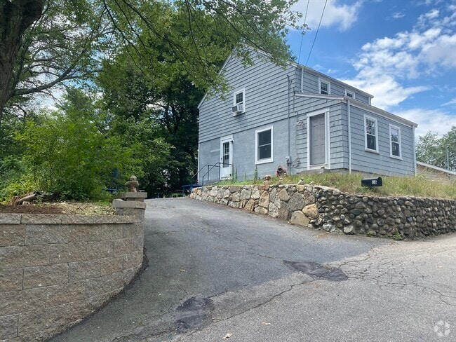 Building Photo - 16 Stonecleve Rd Rental