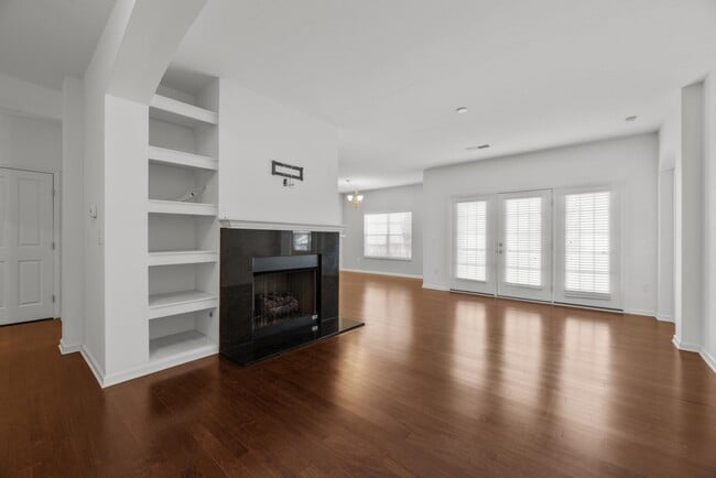 Building Photo - 6815 Kinsale Ln