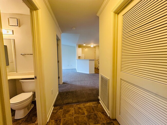 Photo - 303 N Knollwood Dr
