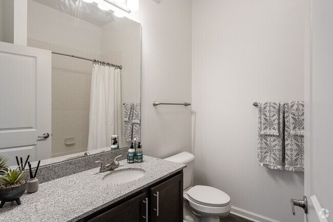 2BR, 2BA - 1243SF