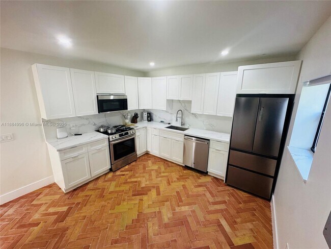 Photo - 905 SW 13th Ct Unit 907