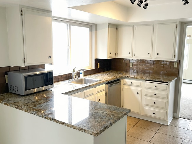 Building Photo - 3620 26th Pl W Unit #3 Rental