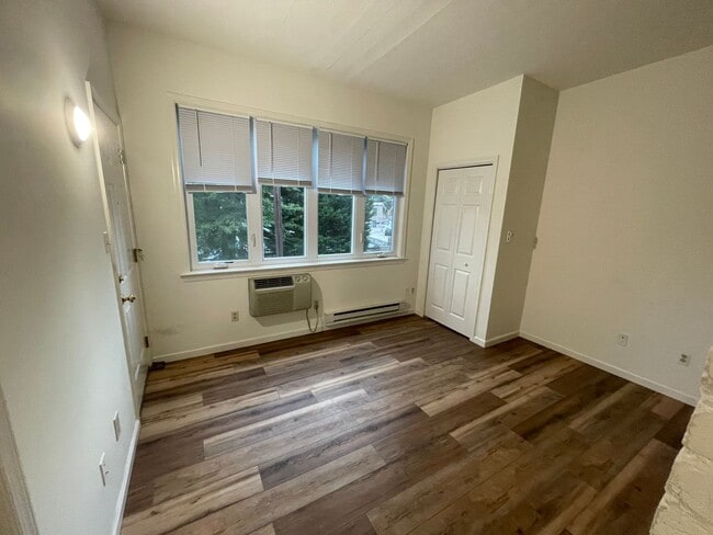 Photo - 4025 Davis Pl NW Unit 2