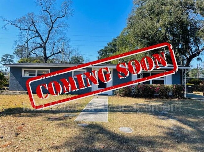 Building Photo - 11 Catherine Cir