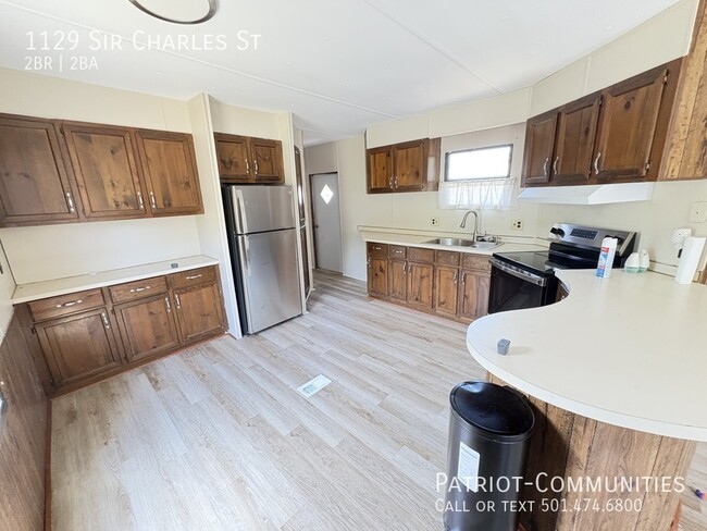Photo - 1129 Sir Charles St