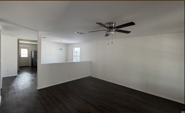 "Charming 3-Bedroom Oasis with 2 Full Baths in Converse, TX