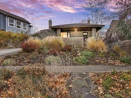 Photo - 915 Park Row St