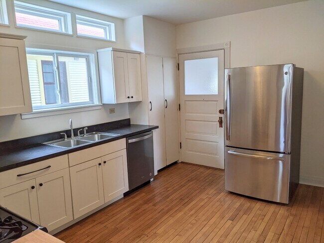 Photo - 1116 Ashland Ave Unidad 1