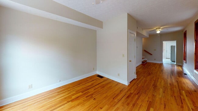 Building Photo - 1366 Indianola Ave