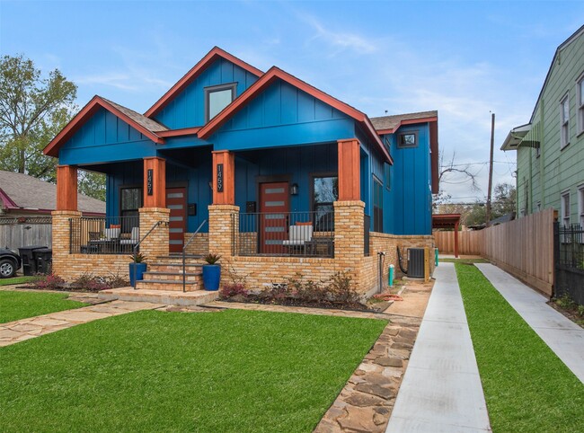 Building Photo - 1459 Munger St