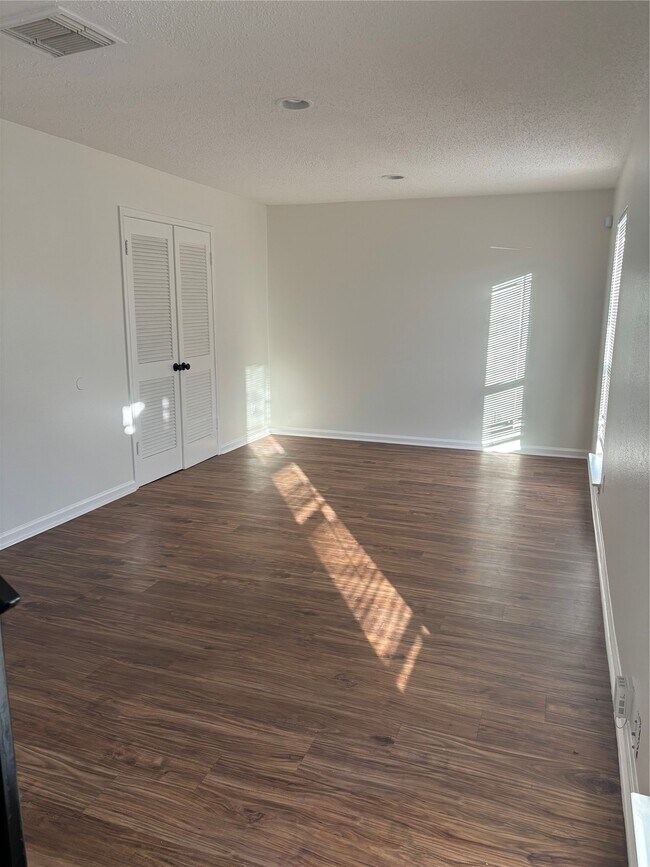 Photo - 4322 Woodmont Dr