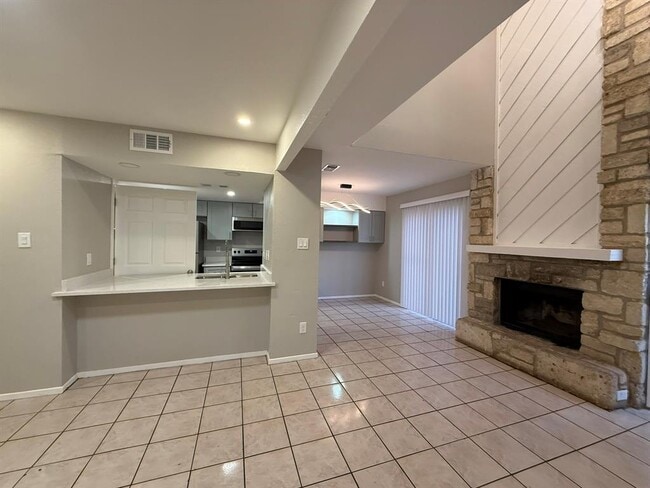 Photo - 1606 Waterloo Tr