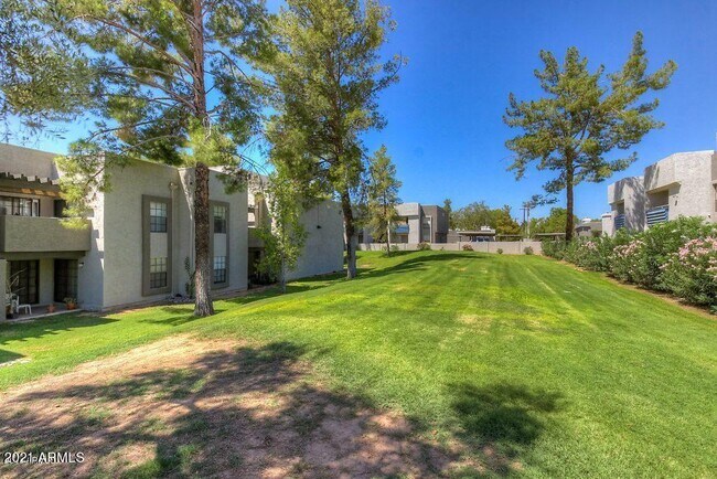 8020 E Thomas Rd Unit 226