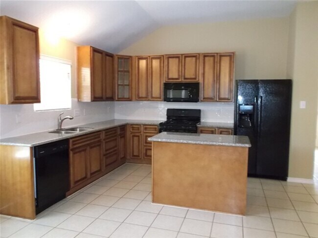 Photo - 1835 Manor Dr