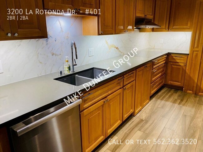 Photo - 3200 La Rotonda Dr Unit #401