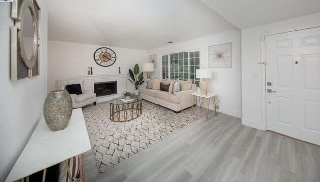 Photo - 211 Helado Rd