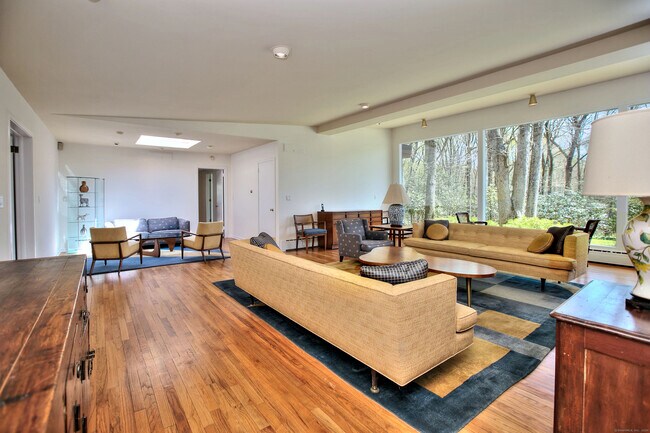 Photo - 208 Bayberry Ln