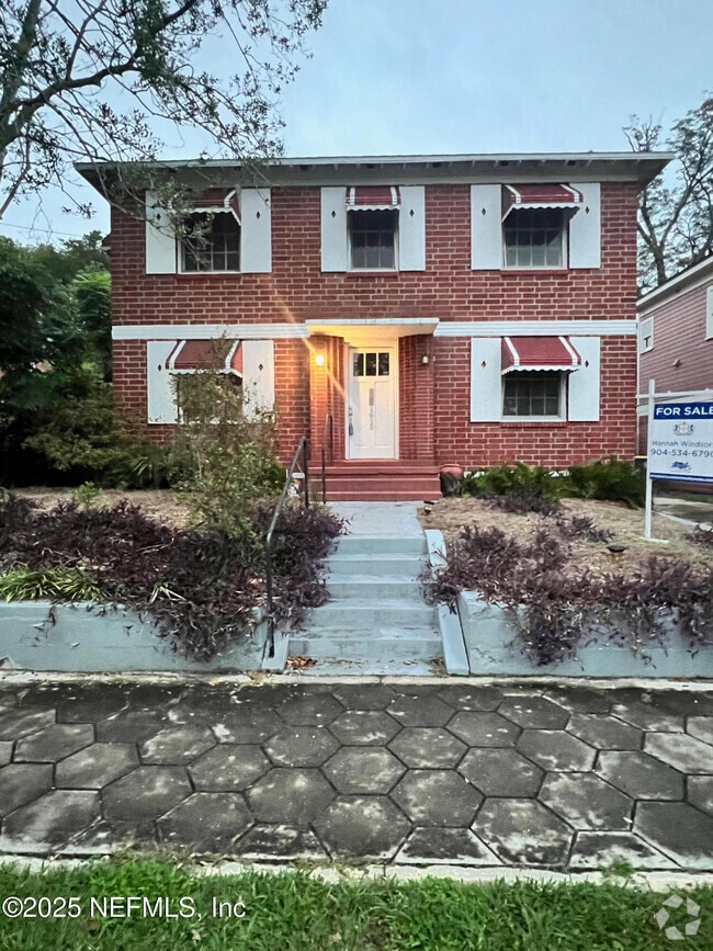 Building Photo - 1615 Copeland St Rental