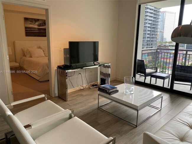 Photo - 999 SW 1st Ave Unidad 1510