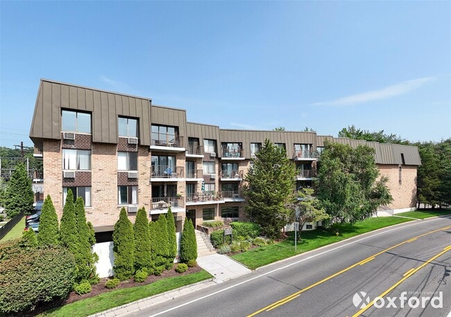 Building Photo - 560 Halstead Ave Unit 4B Rental