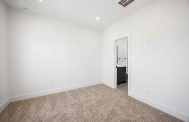 Photo - 3403 Yellowstone Blvd