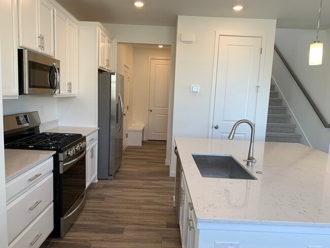 Photo - 8993 Redfield Ln