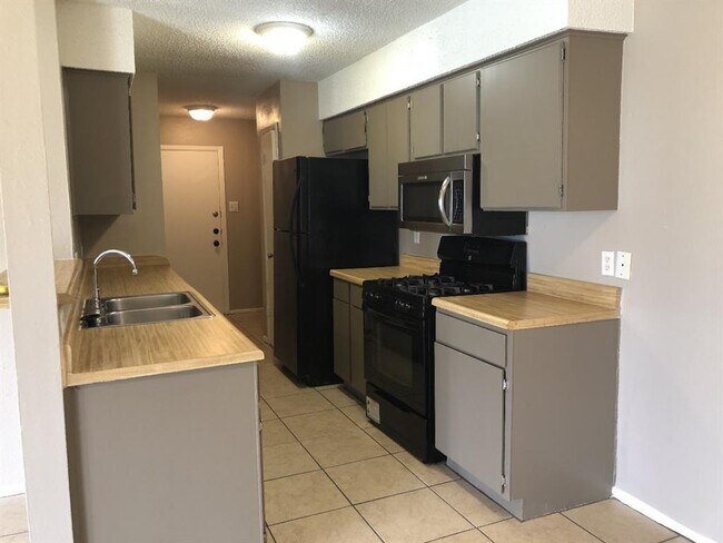 Photo - 603 Country Aire Dr