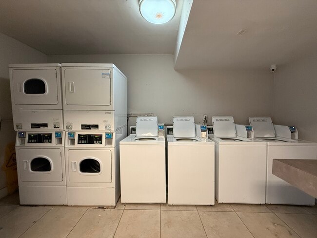 Photo - Deerfield East