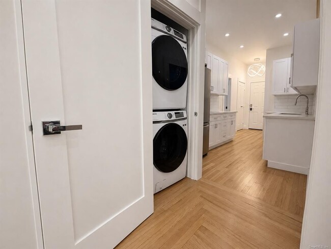 Photo - 492 Lombard St Unit 1st floor
