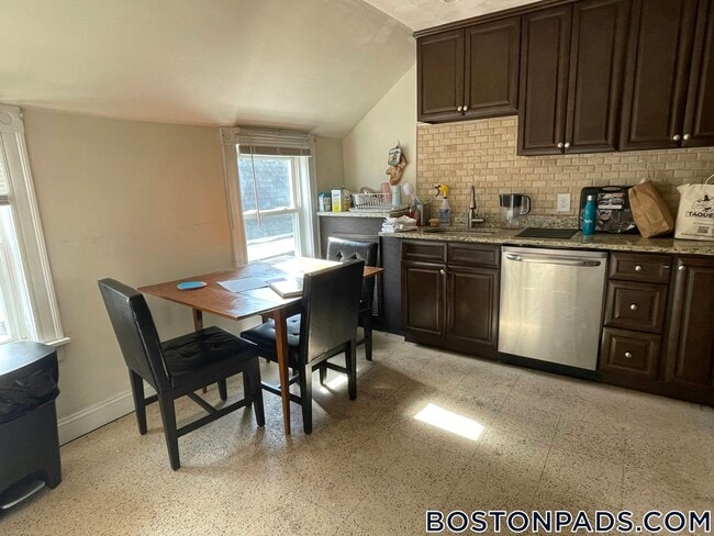 Photo - 354 Main St Unit 3