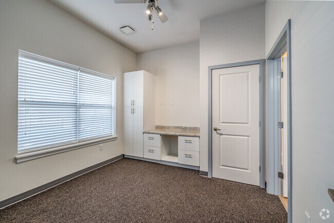 1BR, 1.5BA - 660SF - Bedroom