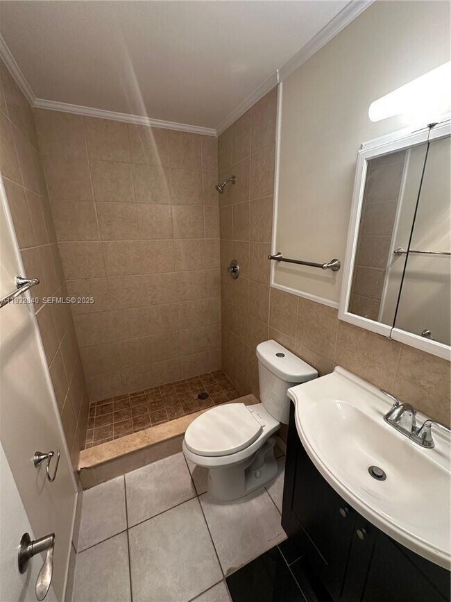 Photo - 5800 NE 22nd Way Unidad 508