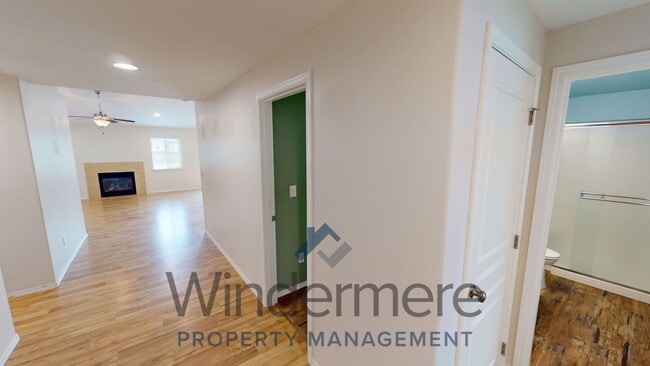 Photo - 230 Chapra St