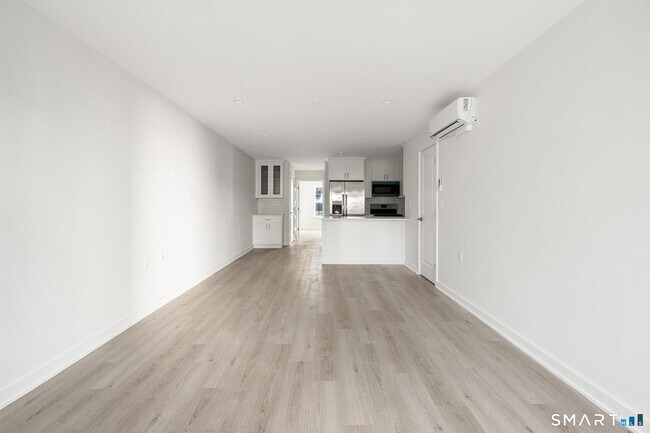 Photo - 29 Village Rd Unidad 3