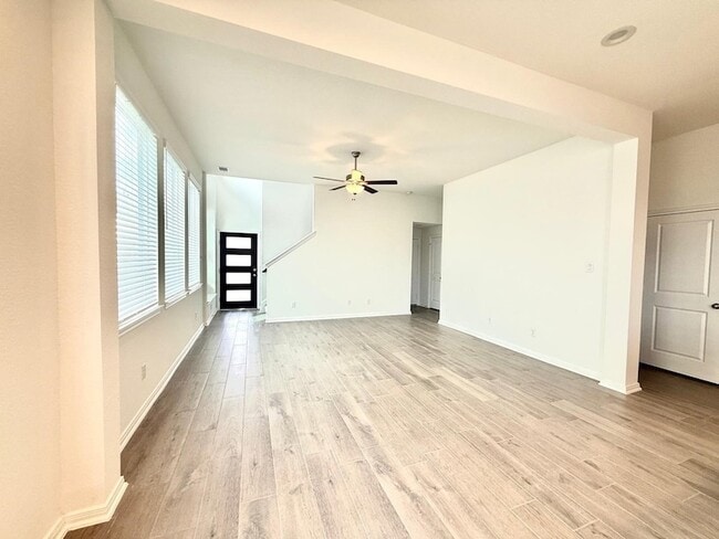 Photo - 620 Silver Pear Ct