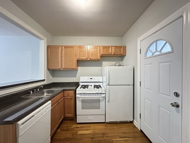 4329 N Wolcott Unit A2
