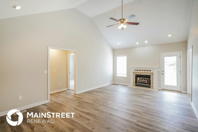 Photo - 204 Oxford Pl