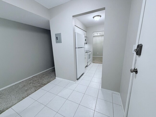 Photo - Large 1BR Condo with Patio, Heated Parking, Pool, Sauna & Tennis Courts!