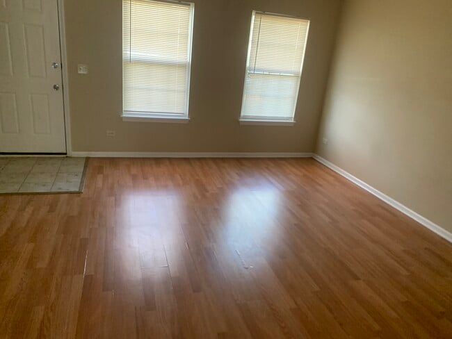 Photo - 1219 N Village Dr