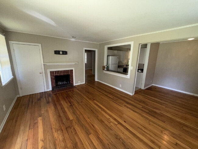 Photo - Cute cottage in Country Club Village, conveniently located near University of South Alabama, dini...