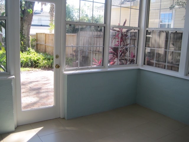 sunroom - 612 Stetson St