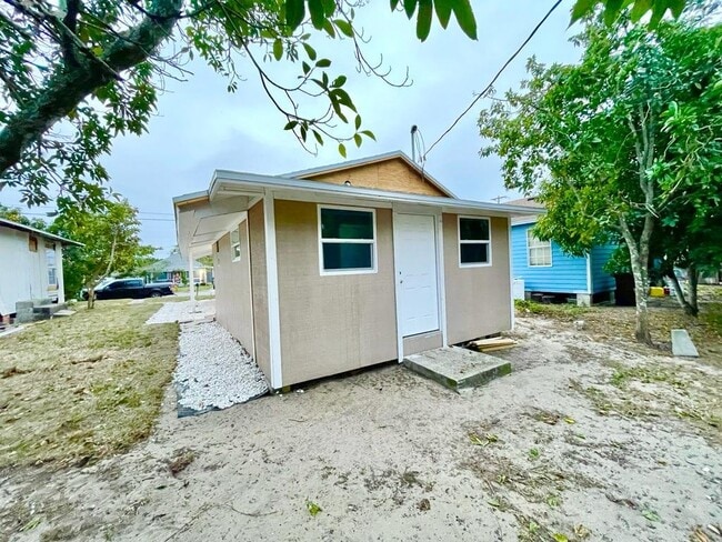 Photo - 104 W Stuart Ave